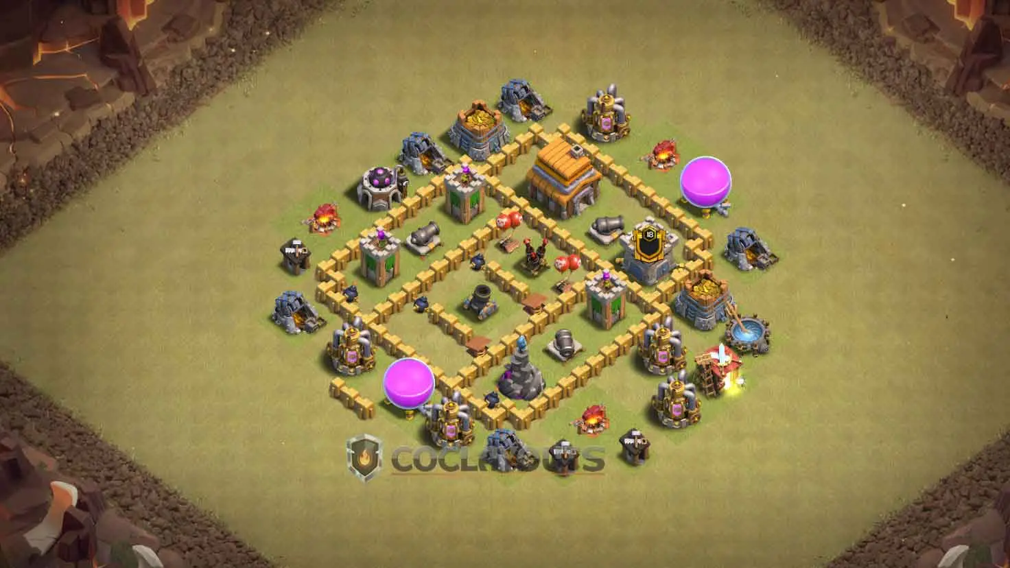 Town Hall 5 War Base with symmetric compartments and centralized traps
